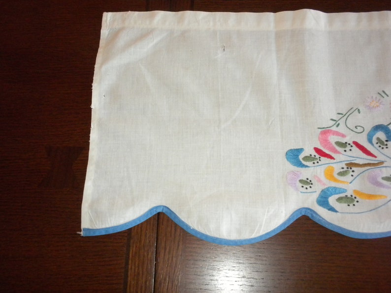 Vintage curtain valance embroidered satin stitch Peacocks blue border blue pink gold lavender flowers 33 x 10