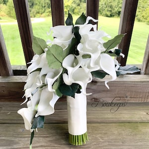 Wybierz kolor Calla Lily i wstążki - kaskadowy biały bukiet ślubny w kolorze kości słoniowej, biały bukiet Calla Lily w kolorze kości słoniowej, bukiet kaskadowy, bukiet ślubny