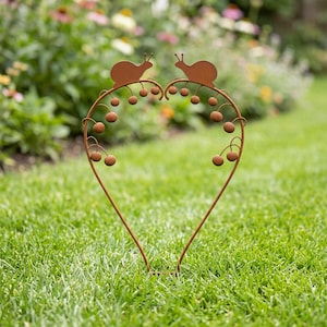 Rustic Snail Garden Stake Set of 2, Metal Plant Stakes, Decorative Garden Ornament, Outdoor Flower Pot Accent, Cottage Garden Decor