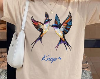Classic unisex T-shirt - 2 multicolored birds