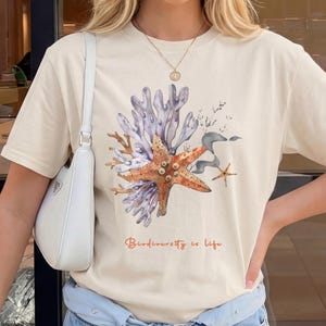 Klassisk unisex-t-shirt – sjöstjärna och korall