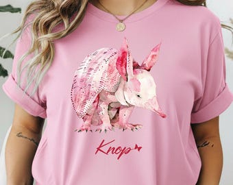 Classic unisex t-shirt - pink tapir