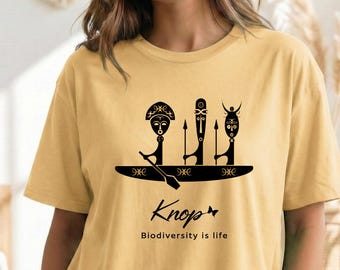 Classic unisex T-shirt - African dugout canoe