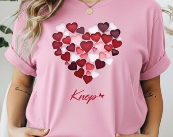 Classic unisex T-shirt - pink and red hearts