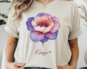 Classic unisex T-shirt - crimson peony