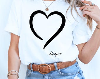 Classic unisex T-shirt - stylized black heart