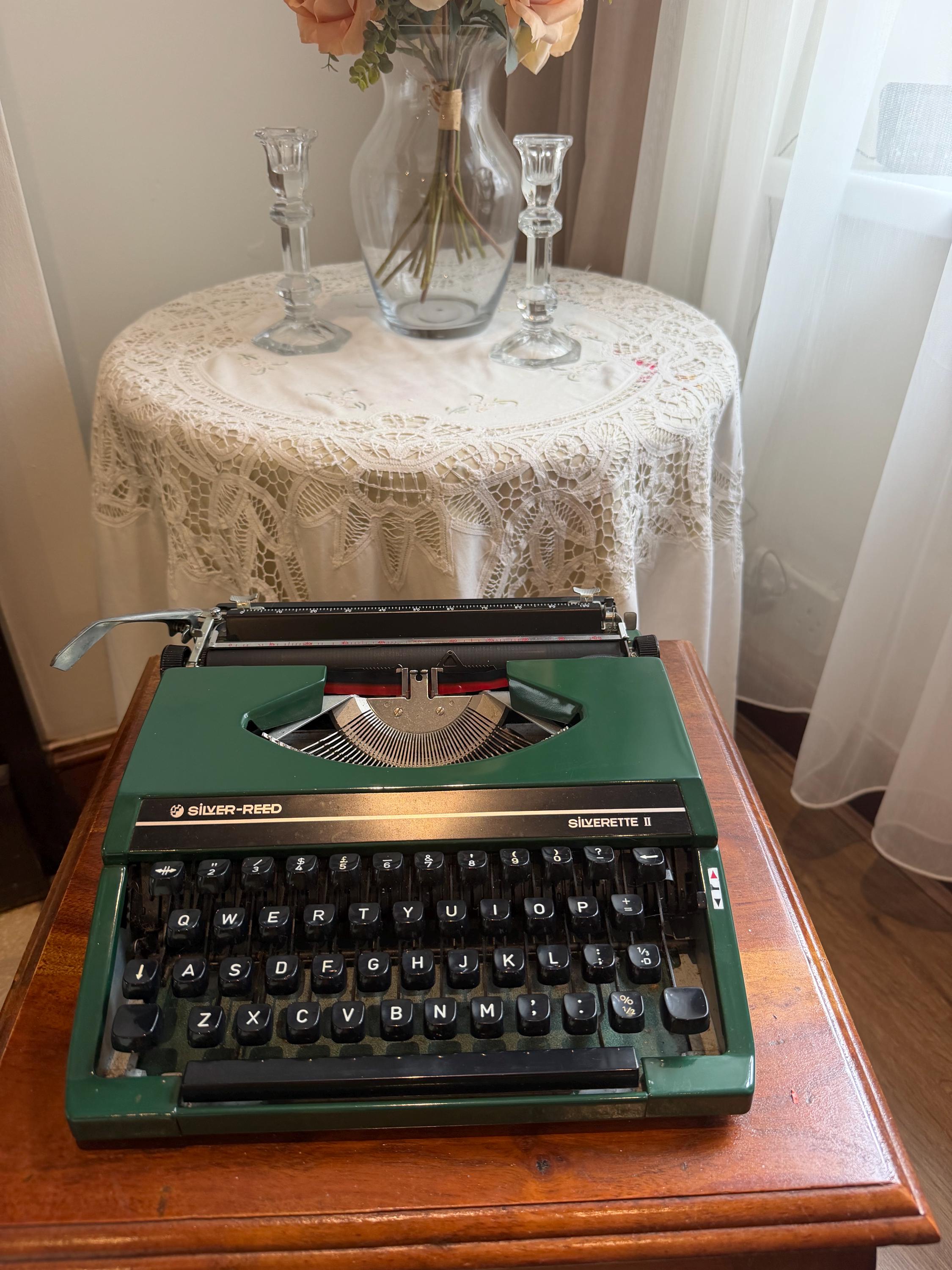 Silver Reed Typewriter - Etsy Silver Reed Typewriter - Etsy
