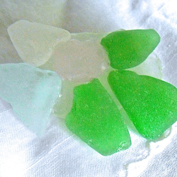 Beach Glass Brooch Aqua Green Pink and White Sea Glass Abstract Flower Design OOAK Gift Lapel Hat Brim Scarf Belt Adornment Seashore Debris