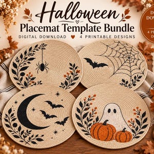 Puede incluir: Un conjunto de cuatro manteles individuales redondos de cuerda trenzada con diseños de Halloween que incluyen una araña, una telaraña con un murciélago, una luna creciente con murciélagos y un fantasma con calabazas.