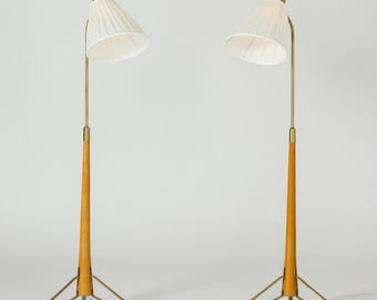 Vintage messing vloerlampen uit het midden van de 20e eeuw | Staande lampenset in Italiaanse stijl | Handgemaakte messing vloerlamp | Set van 2 lampen