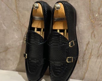 Handgefertigte Herren-Monk-Strap-Schuhe aus schwarzem Leder mit Alligatorprägung, Freizeitschuhe