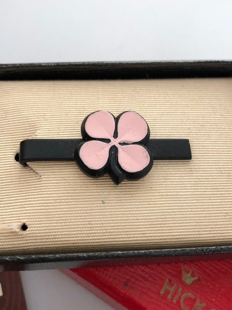1950s Vintage HICKOK TIE BAR Four Leaf Clover 50s Pink and Black Crocodile Grip New In Box Never Worn Old Store Stock Package Insert
