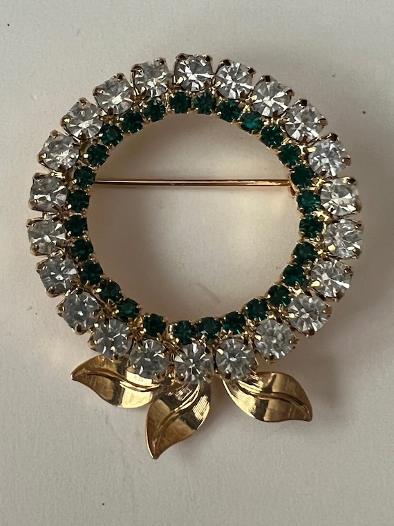 1950s Vintage CIRCLE BROOCH Emerald Green & Clear 