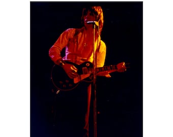 Jeff Beck Photograph 8.5 x 12 Inches (Color)