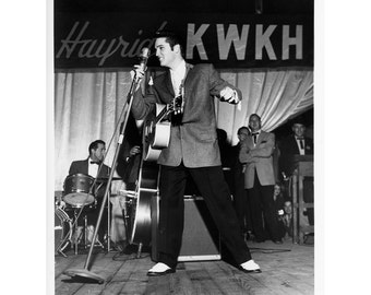 Elvis Presley Photo 8 by 10 Inches B&W