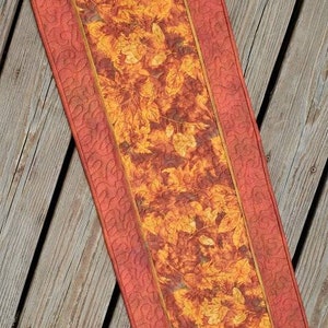 Fall/Thanksgiving quilted table runner.