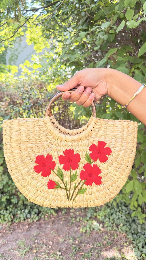 Avaniche Handwoven Reed Grass Handbag | 11 Inches | Floral Embroidered Straw Tote, Wooden Handles