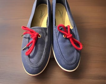 Grasshoppers Womens  Blue Red  Low Round Toe Size 6m Slip On Shoes Vintage