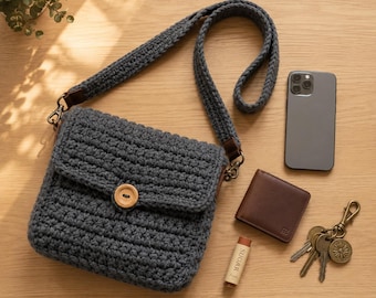 Charcoal Crochet Crossbody Bag Pattern | Chunky Messenger Bag PDF