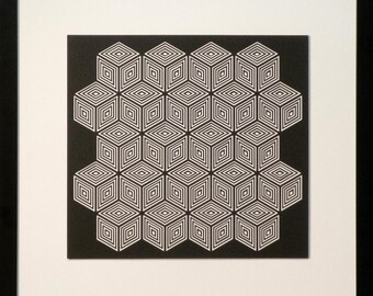 Cubos apilados: 10 capas de cartulina cortada con precisión, superpuestas a mano, encuadernadas y montadas (30 x 30 cm).