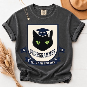 Maglietta Purrgrammer, Maglietta divertente con gatto programmatore, Regalo per ingegnere del software, Maglietta con gatto programmatore carino, Regalo per programmatore, Maglietta con gatto per l'assistenza tecnica