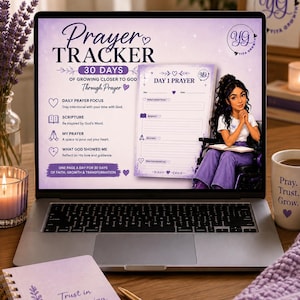 Puede incluir: Una pantalla de portátil que muestra un planificador digital de seguimiento de oración de 30 días con detalles morados. La pantalla muestra texto que incluye Prayer Tracker, 30 Days of Growing Closer to God y una página de Day 1 Prayer.