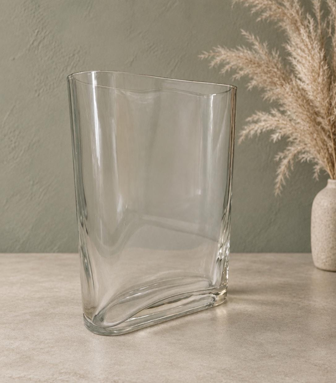 Längliche vase