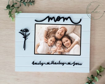 Personalized first Mother’s Day Picture Frame, Mom Photo Frame, Mom Birthday Picture Frame, Modern White Photo Frame, Gifts for Mom, floral