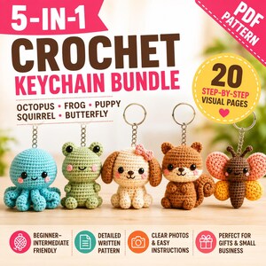 Può includere: Un modello PDF 5-in-1 per portachiavi all'uncinetto con cinque personaggi amigurumi: un polpo azzurro, una rana verde, un cucciolo color crema con fiocco rosa, uno scoiattolo marrone e una farfalla con ali rosa e gialle, tutti con portachiavi.