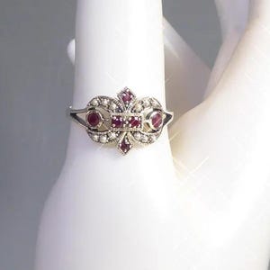 Vintage Art Deco robijnring, antieke parelring, zilveren statementring met fleur-de-lis, verlovingsring met rode edelsteen, kerstsieraden