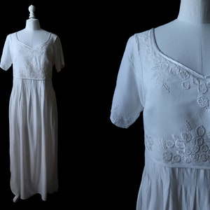 Vintage robe longue, blanche, brodée, manches courtes. Marque Jacqueline Riu image 1