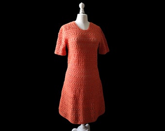 Vintage 1970 Robe au crochet manches courtes, coloris orange