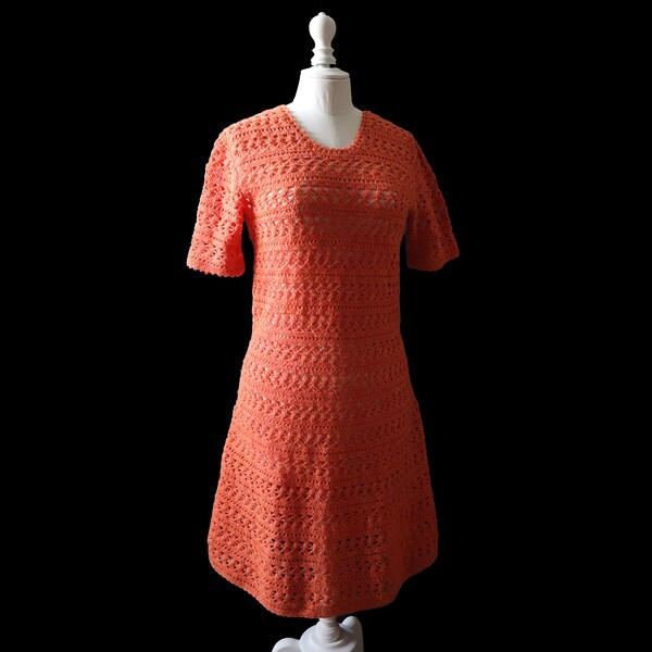 Vintage 1970 Robe au crochet manches courtes, coloris orange