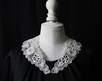 Old white collar, Irish crochet lace