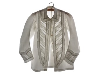 Late 19th Old beautiful long collection shirt/jacket hand-embroidered in cotton piqué, long sleeves.