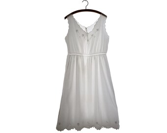 1900 Lingerie ancienne, robe blanche en coton, broderie ajourée faite à la main