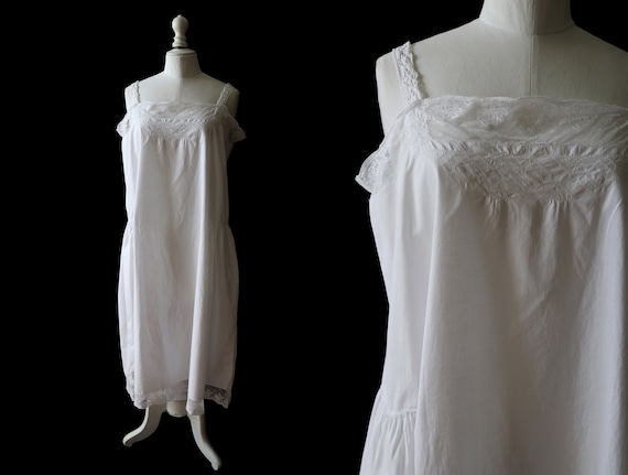 1920 Old lingerie, white dress, cotton and Valenc… - image 2