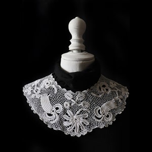 Old white collar, Irish crochet lace