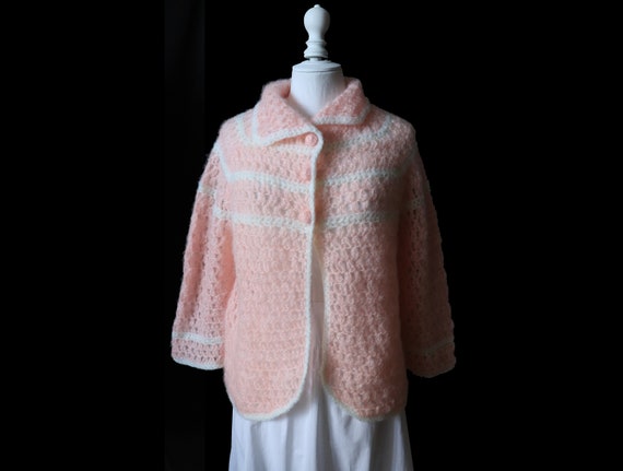 Vintage 1960 Handmade crochet pink wool cardigan,… - image 3
