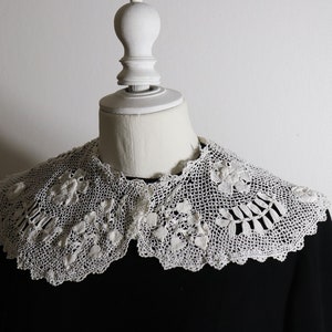 Col blanc ancien, dentelle au crochet irlandais