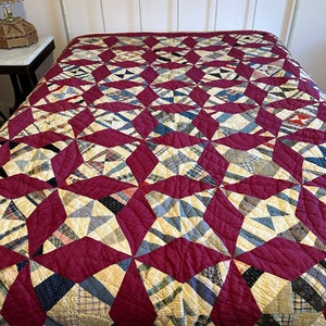 Antike Patchworkdecke mit vier spitzen Sternen Windrädern handgenäht und gequiltet, String Quilt Grösse 170cm x 200cm