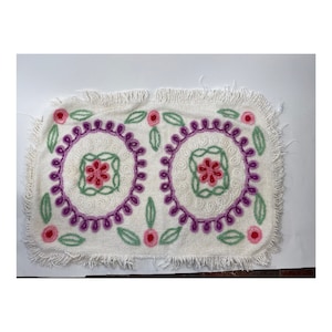1950s chenille floral bath rug with fringe