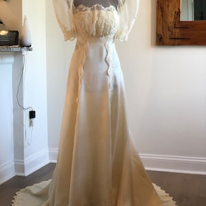 Vintage Handmade Ivory Wedding Dress 1980s - Victorian Style  - Size 6 - Silk Faille/Embroidered Tulle - Edwardian Sleeve
