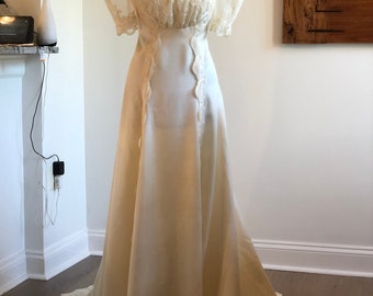 Vintage Handmade Ivory Wedding Dress 1980's - Victorian Style  - Size 6 - Silk Faille / Embroidered Tulle - Edwardian Sleeves