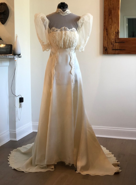 Vintage Handmade Ivory Wedding Dress 1980's - Vict