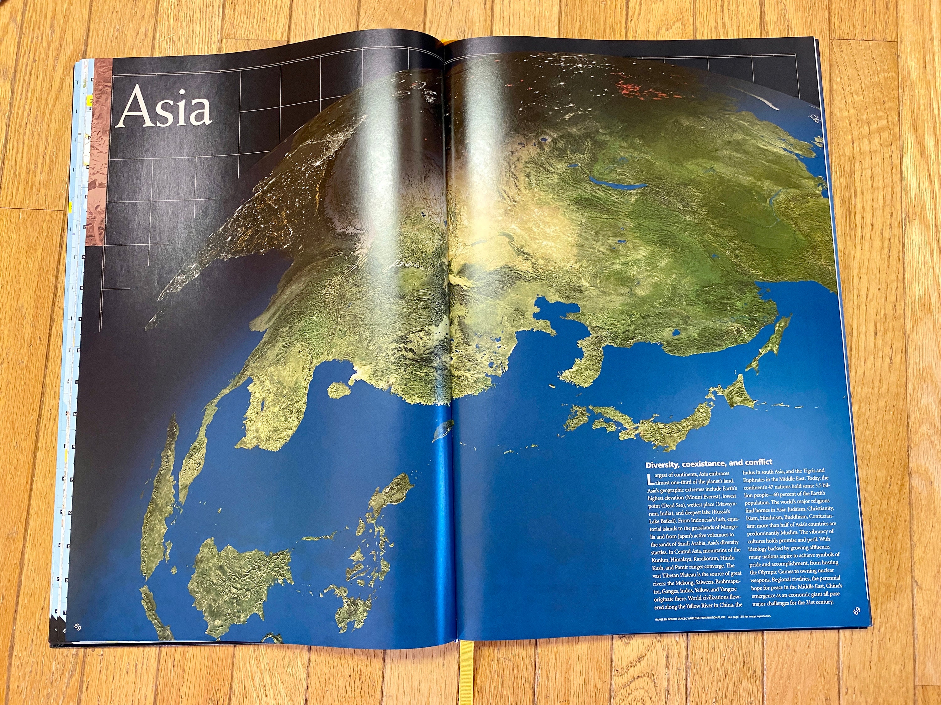 National Geographic Atlas of the World - Eighth Edition 2004