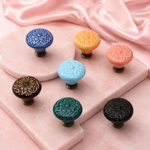 Decorative Flower Door Knob 1.34" Elegant Furniture Handle for Kitchen Cabinets and Bedroom Storage