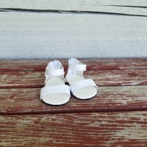 White vinyl sandals for 18-inch dolls, white doll shoes, white shoes that fit American Girl dolls, white sandals for 18-inch dolls, shoes