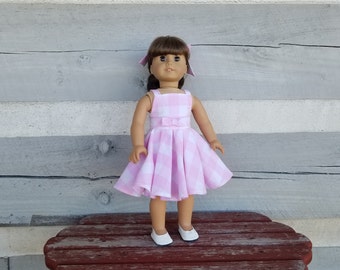 Vestido xadrez rosa feito à mão e laço para bonecas de 18 polegadas. Tecido 100% algodão
