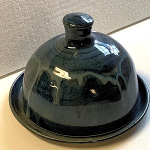 Covered butter dish, butter server, ceramic, pottery